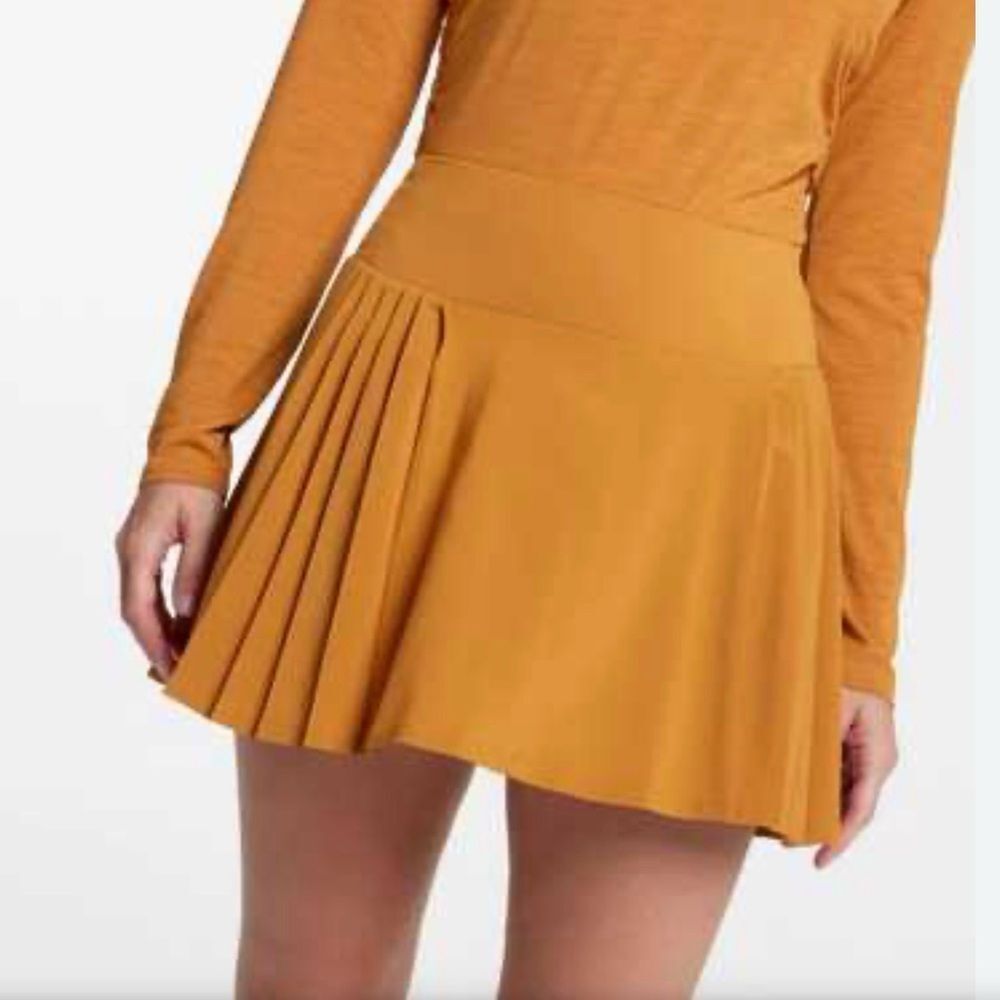 NWT CALIA by Carrie Underwood Mustard Skater side pleat 14”